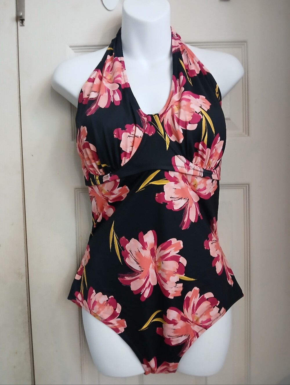 BARE NECESSITIES Size 36G  Halter Slimming Tummy Control swim SUIT Underwire 